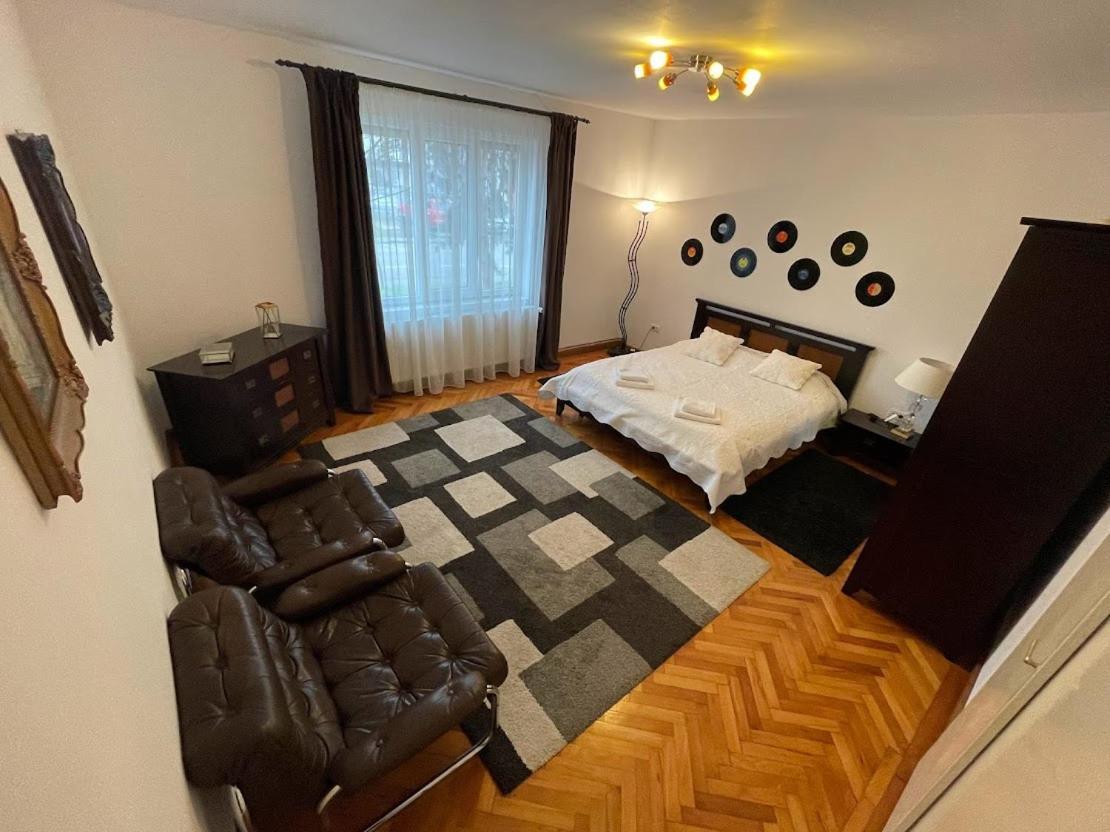 Crisan 40 Casa Muntean 100Mp 3Camere 3Paturi 1 Canapea 2 Dormitoare Parcare Temesvár Kültér fotó
