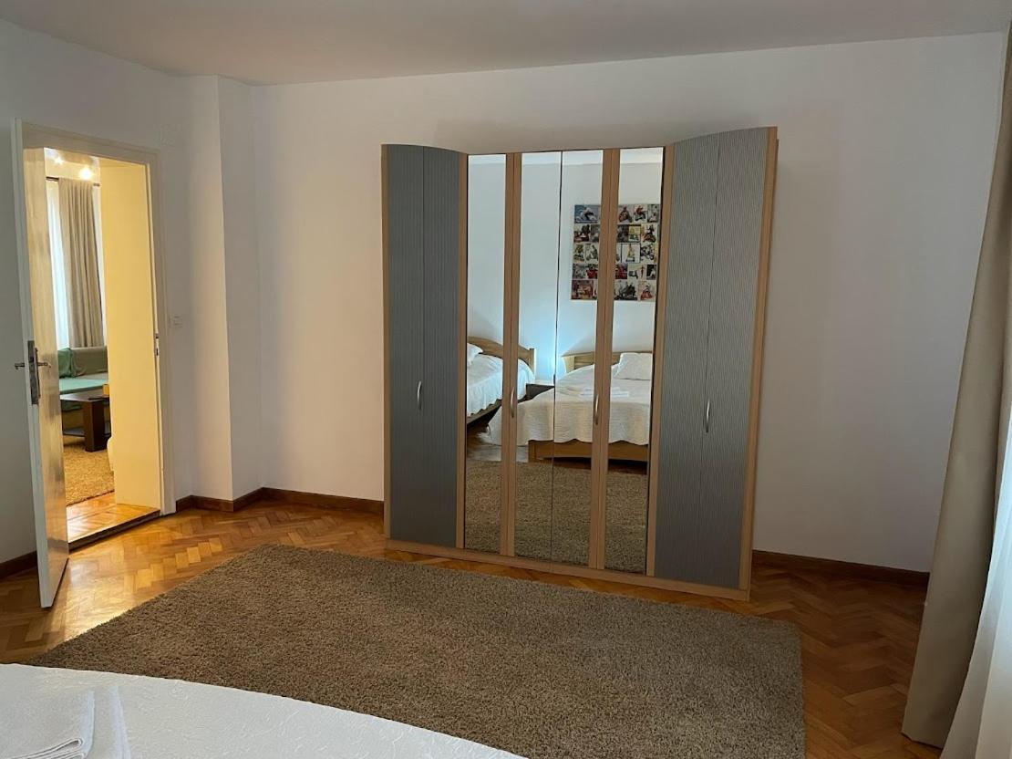 Crisan 40 Casa Muntean 100Mp 3Camere 3Paturi 1 Canapea 2 Dormitoare Parcare Temesvár Kültér fotó