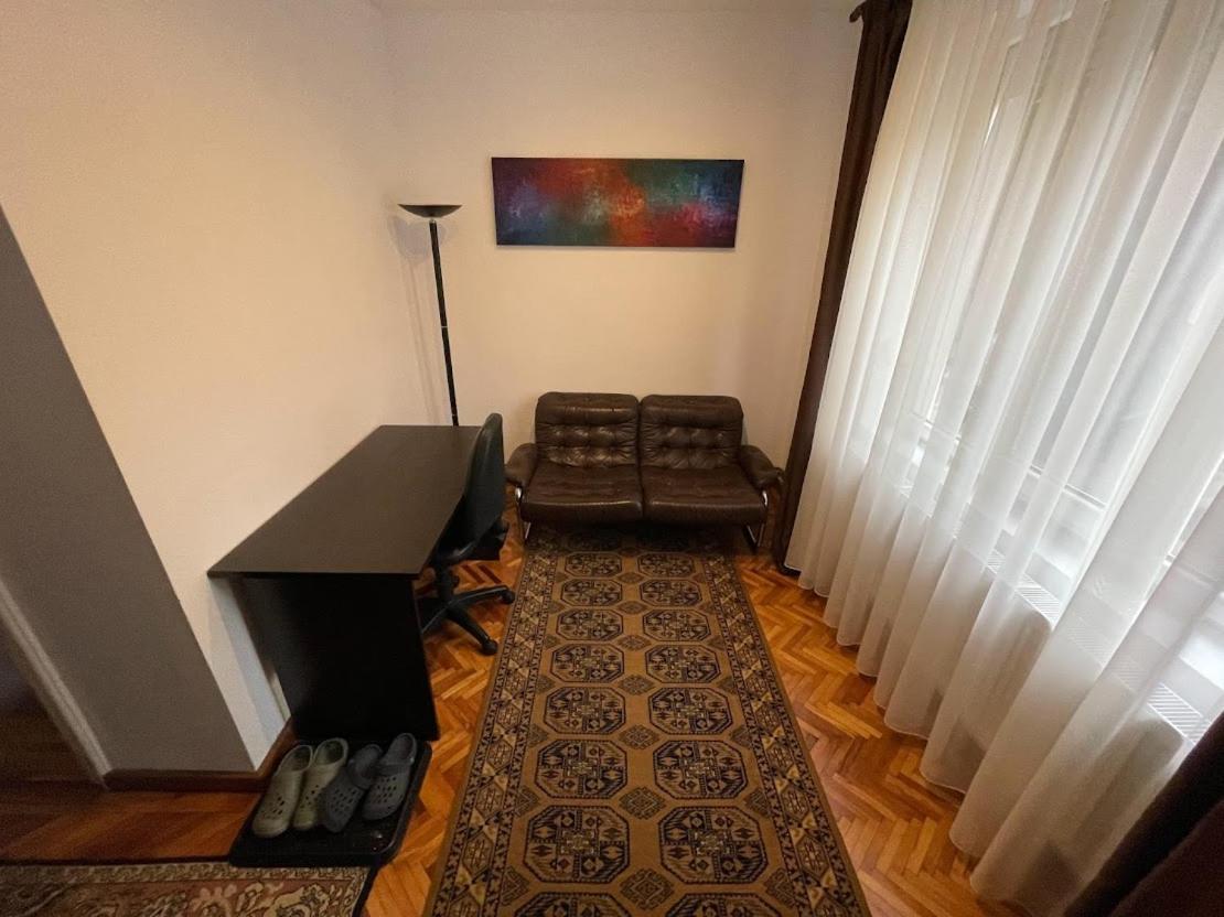Crisan 40 Casa Muntean 100Mp 3Camere 3Paturi 1 Canapea 2 Dormitoare Parcare Temesvár Kültér fotó